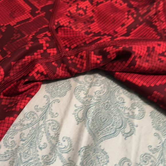 Lululemon Capri Athletica - Picture 4 of 12